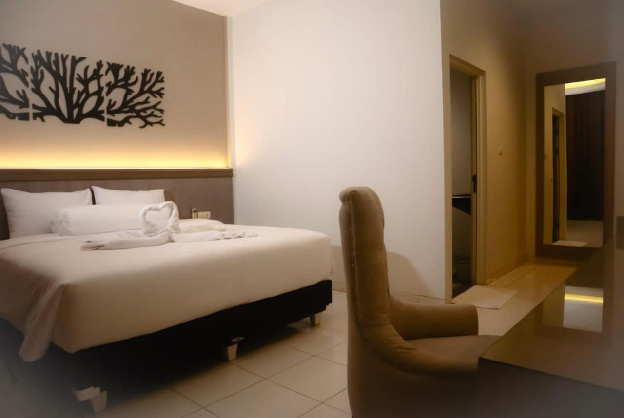 Front One Resort Indraloka Temanggung Exteriör bild