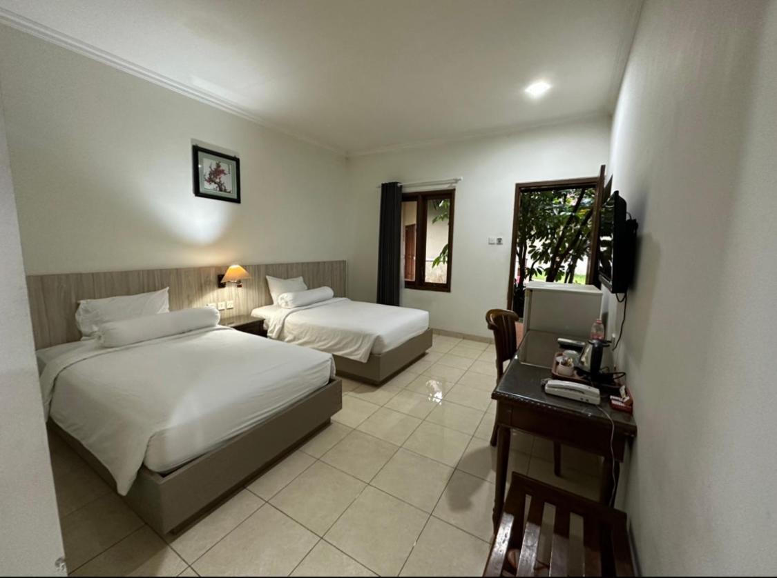 Front One Resort Indraloka Temanggung Exteriör bild