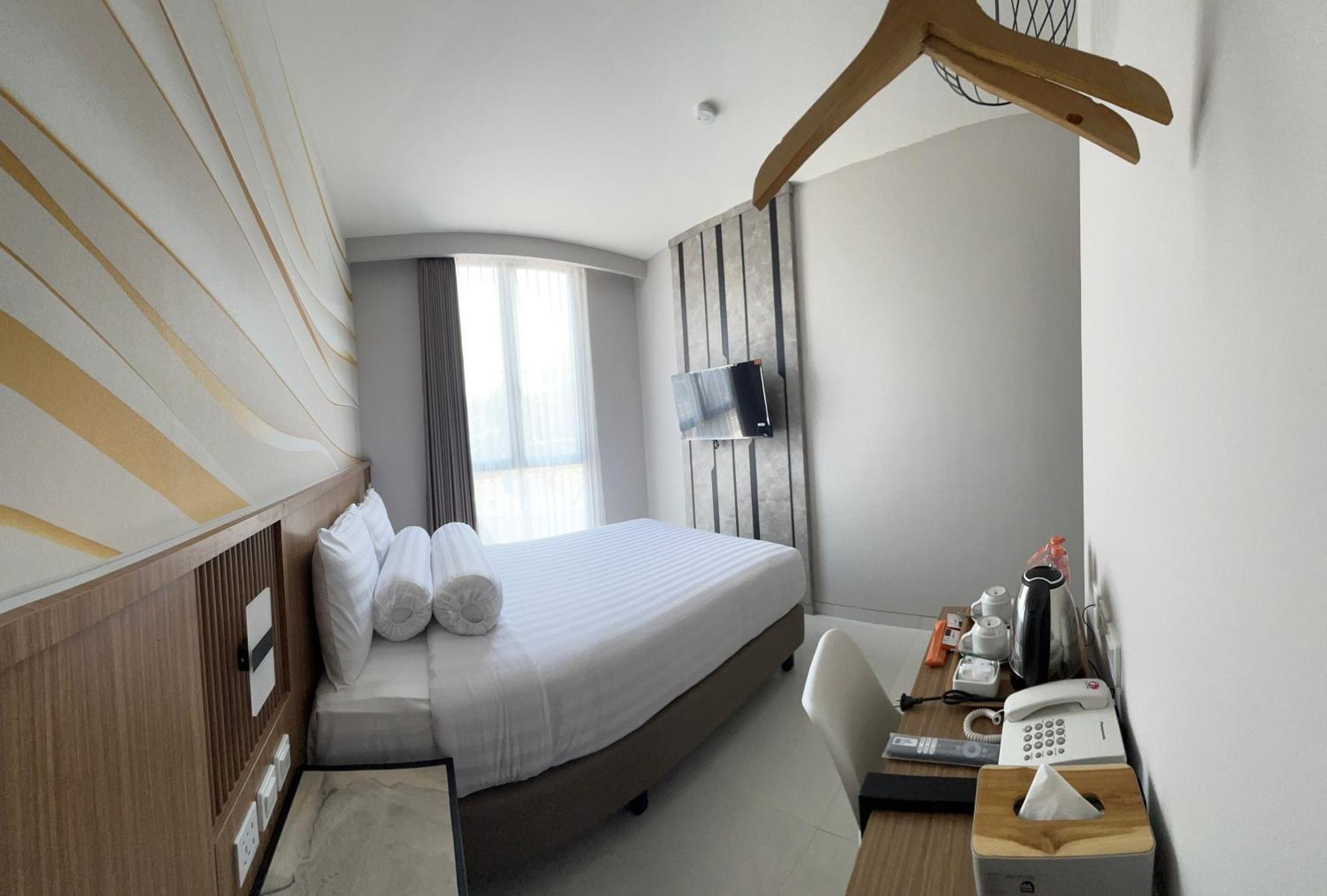 Front One Resort Indraloka Temanggung Exteriör bild