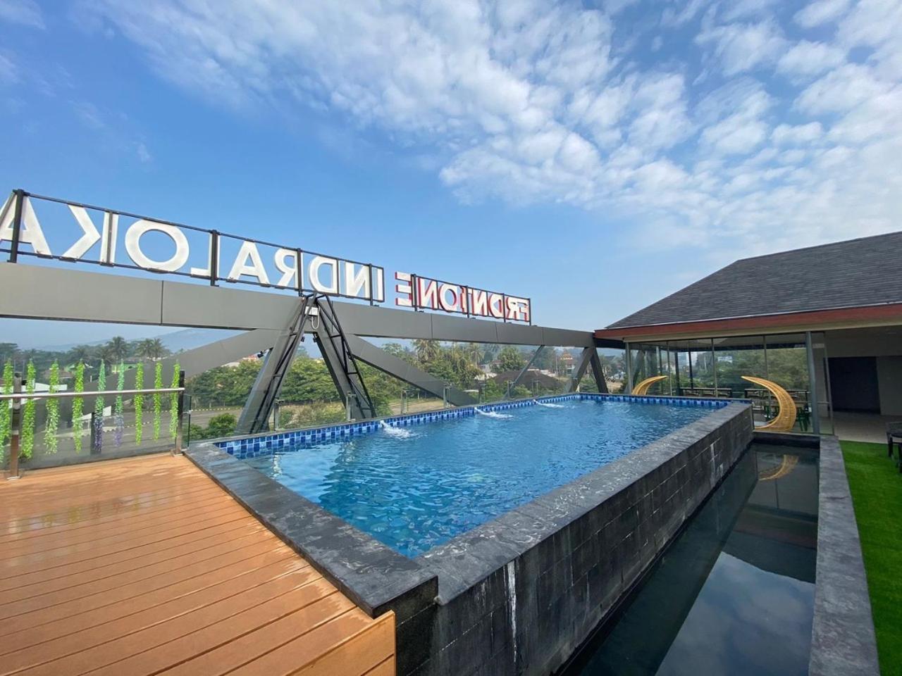 Front One Resort Indraloka Temanggung Exteriör bild