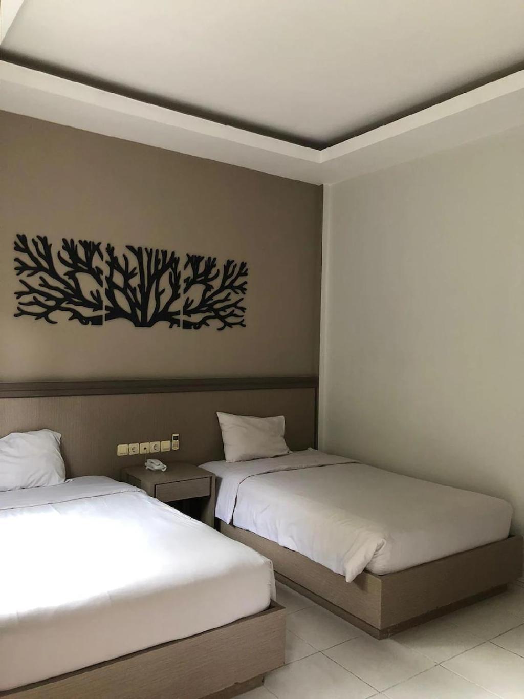 Front One Resort Indraloka Temanggung Exteriör bild