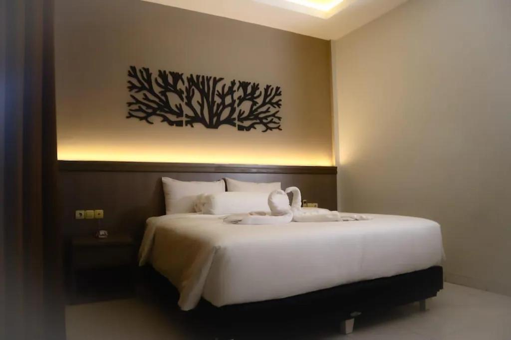 Front One Resort Indraloka Temanggung Exteriör bild